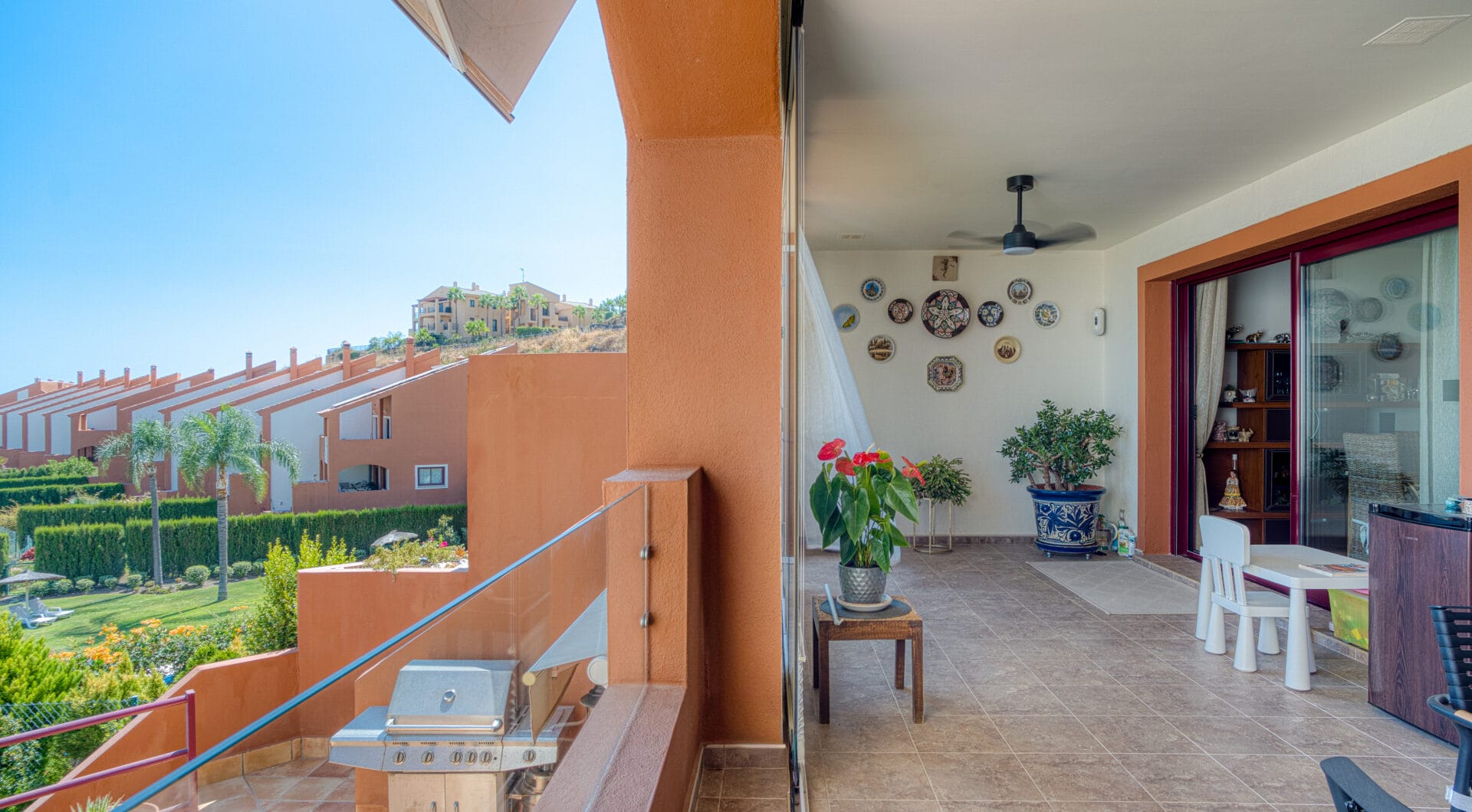 South-Facing Townhouse with Stunning Sea Views in Los Jaralillos, El Paraíso, Benahavís