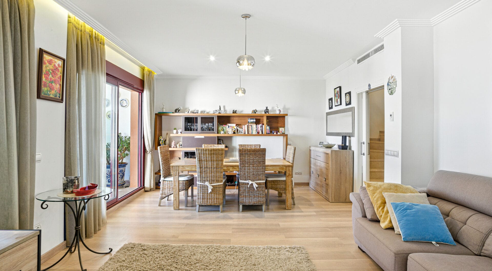 South-Facing Townhouse with Stunning Sea Views in Los Jaralillos, El Paraíso, Benahavís
