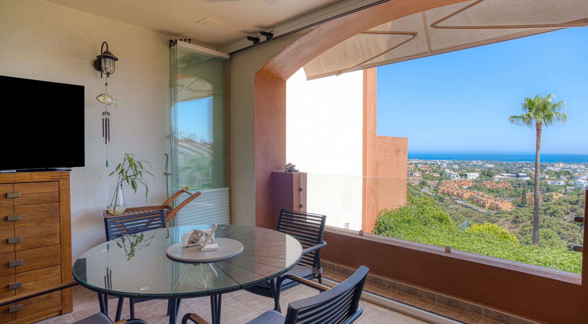 South-Facing Townhouse with Stunning Sea Views in Los Jaralillos, El Paraíso, Benahavís