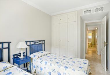 Bright and spacious two bedroom, ground floor apartment located in the prestigious Pino Golf community, Elviria