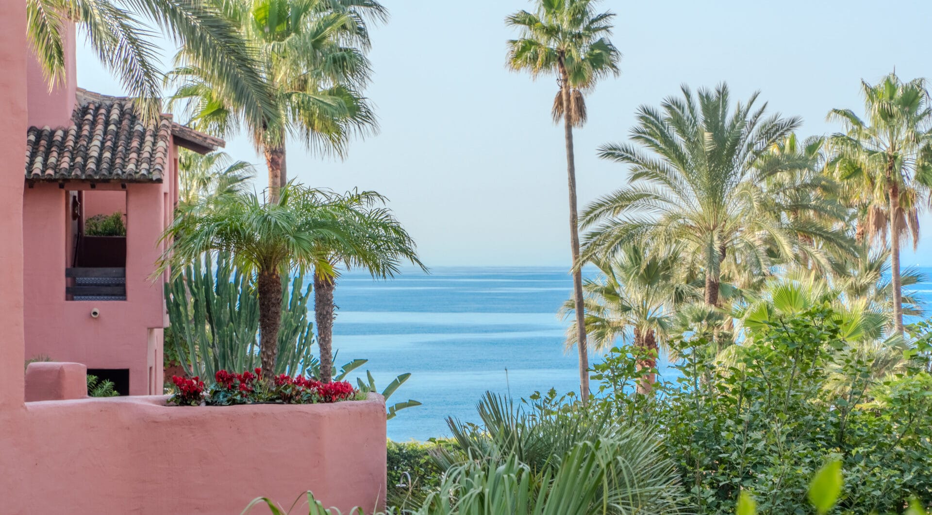 Impressive three bedroom south facing duplex penthouse in the prestigious and gated beachfront community Menara Beach with sea views
