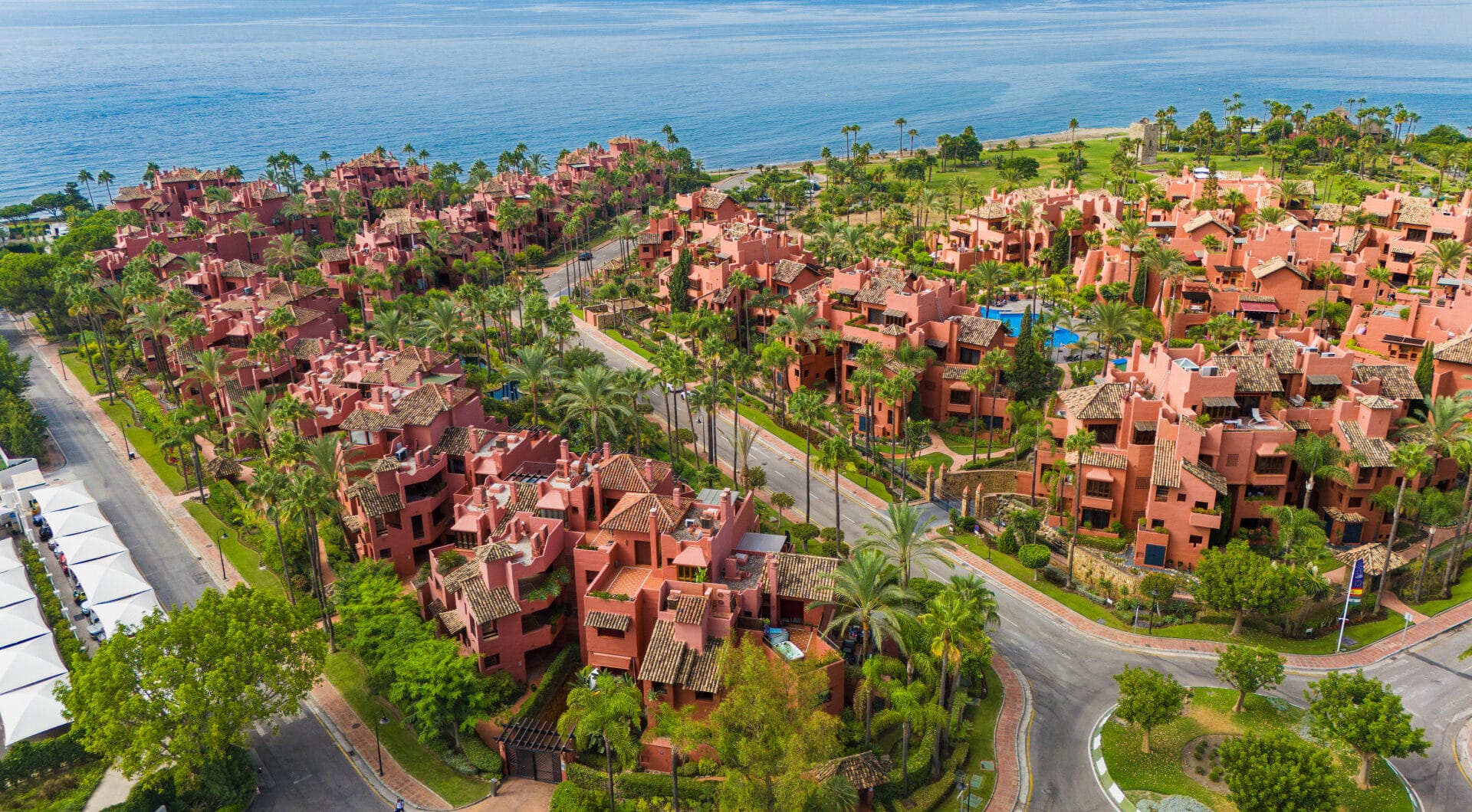 Impressive three bedroom south facing duplex penthouse in the prestigious and gated beachfront community Menara Beach with sea views