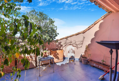 Impressive four-bedroom duplex penthouse in Vista Golf, Rio Real; with panoramic sea views