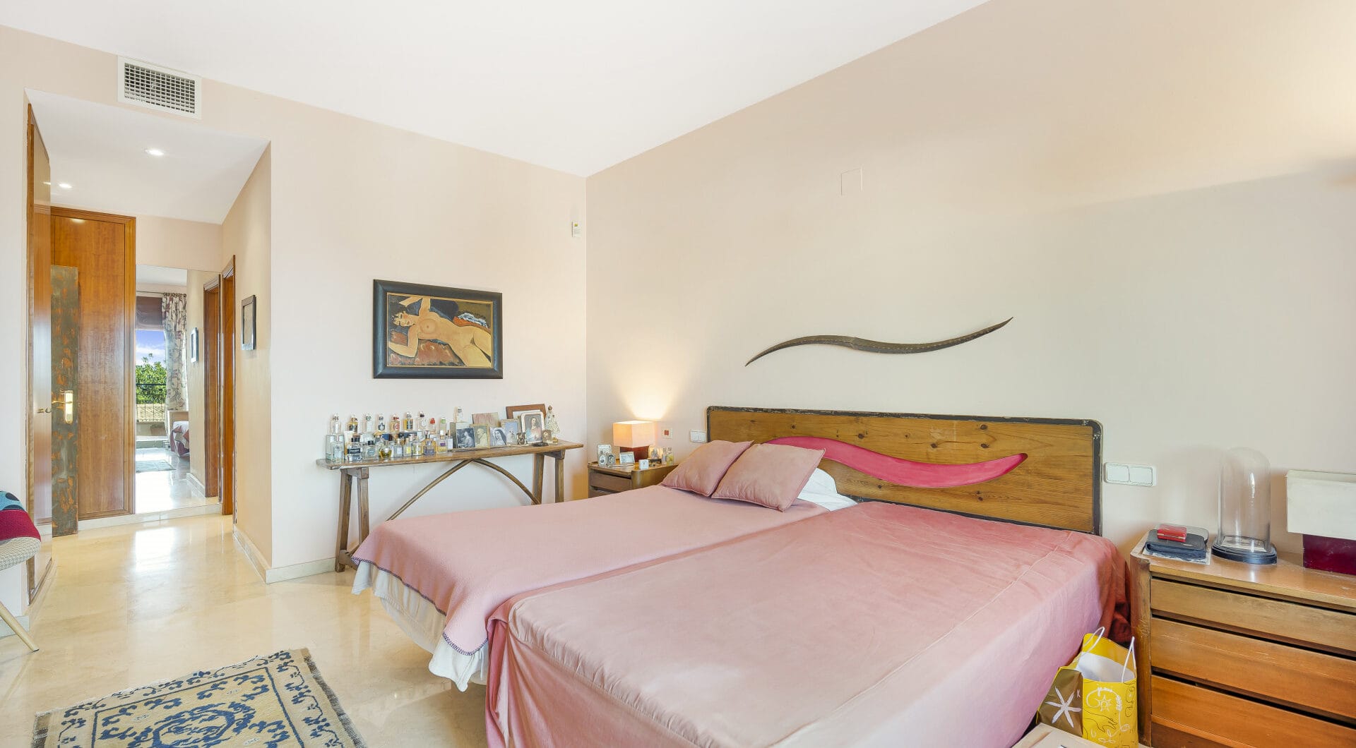 Impressive four-bedroom duplex penthouse in Vista Golf, Rio Real; with panoramic sea views