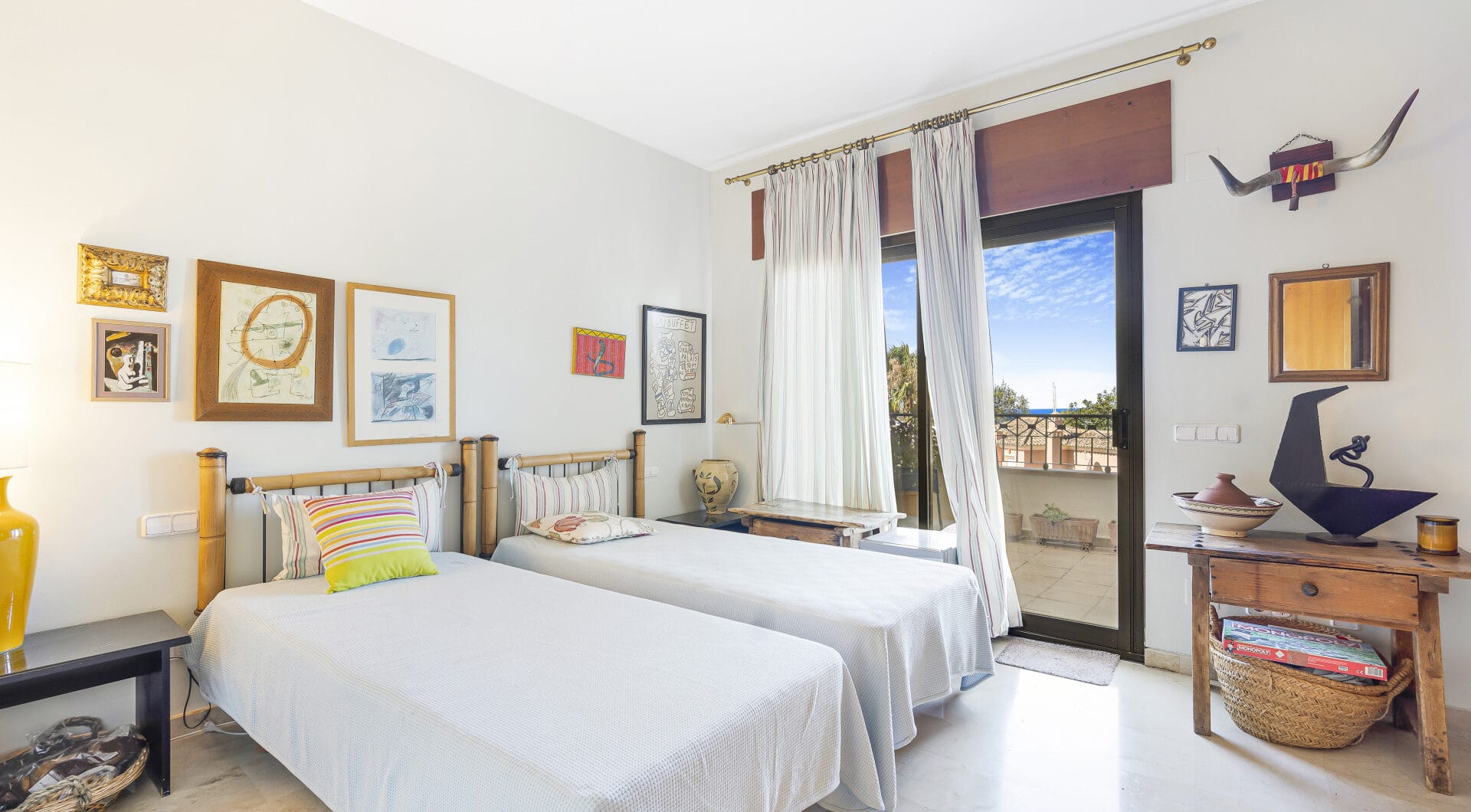 Impressive four-bedroom duplex penthouse in Vista Golf, Rio Real; with panoramic sea views