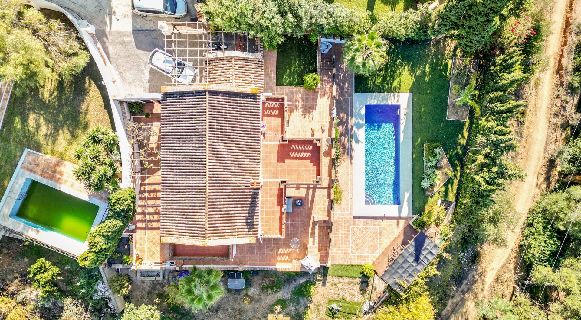 Fantastic opportunity; a four bedroom, south west facing villa in Elviria