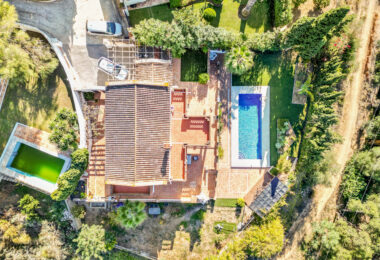 Fantastic opportunity; a four bedroom, south west facing villa in Elviria