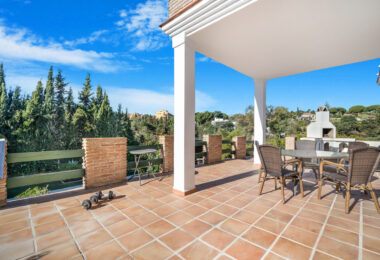 Fantastic opportunity; a four bedroom, south west facing villa in Elviria