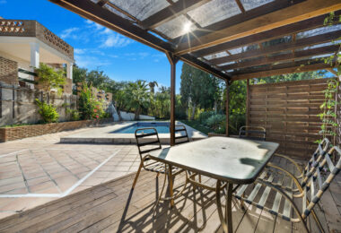 Fantastic opportunity; a four bedroom, south west facing villa in Elviria