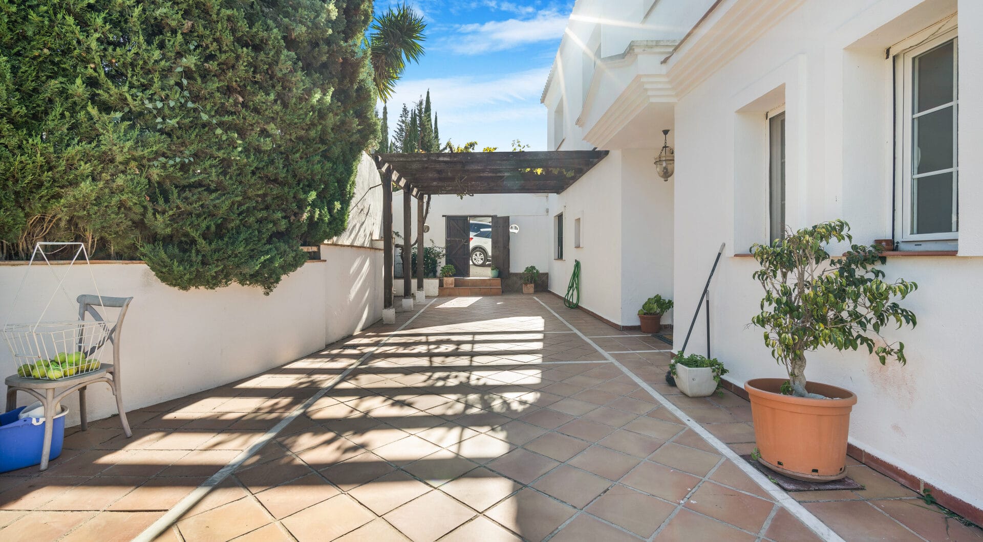 Fantastic opportunity; a four bedroom, south west facing villa in Elviria