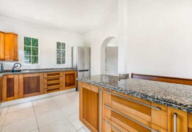 Fantastic opportunity; a four bedroom, south west facing villa in Elviria