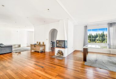 Fantastic opportunity; a four bedroom, south west facing villa in Elviria