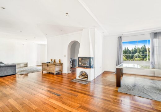 Fantastic opportunity; a four bedroom, south west facing villa in Elviria