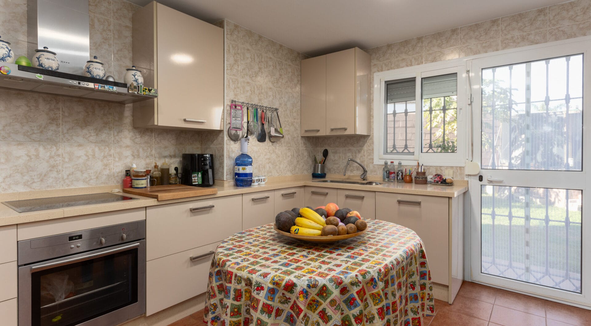 Villa for Sale in Las Petunias, San Pedro de Alcántara – Excellent Investment Opportunity
