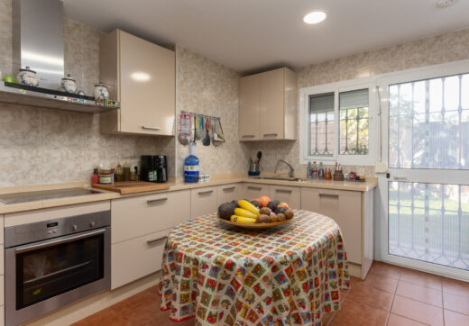 Villa for Sale in Las Petunias, San Pedro de Alcántara – Excellent Investment Opportunity