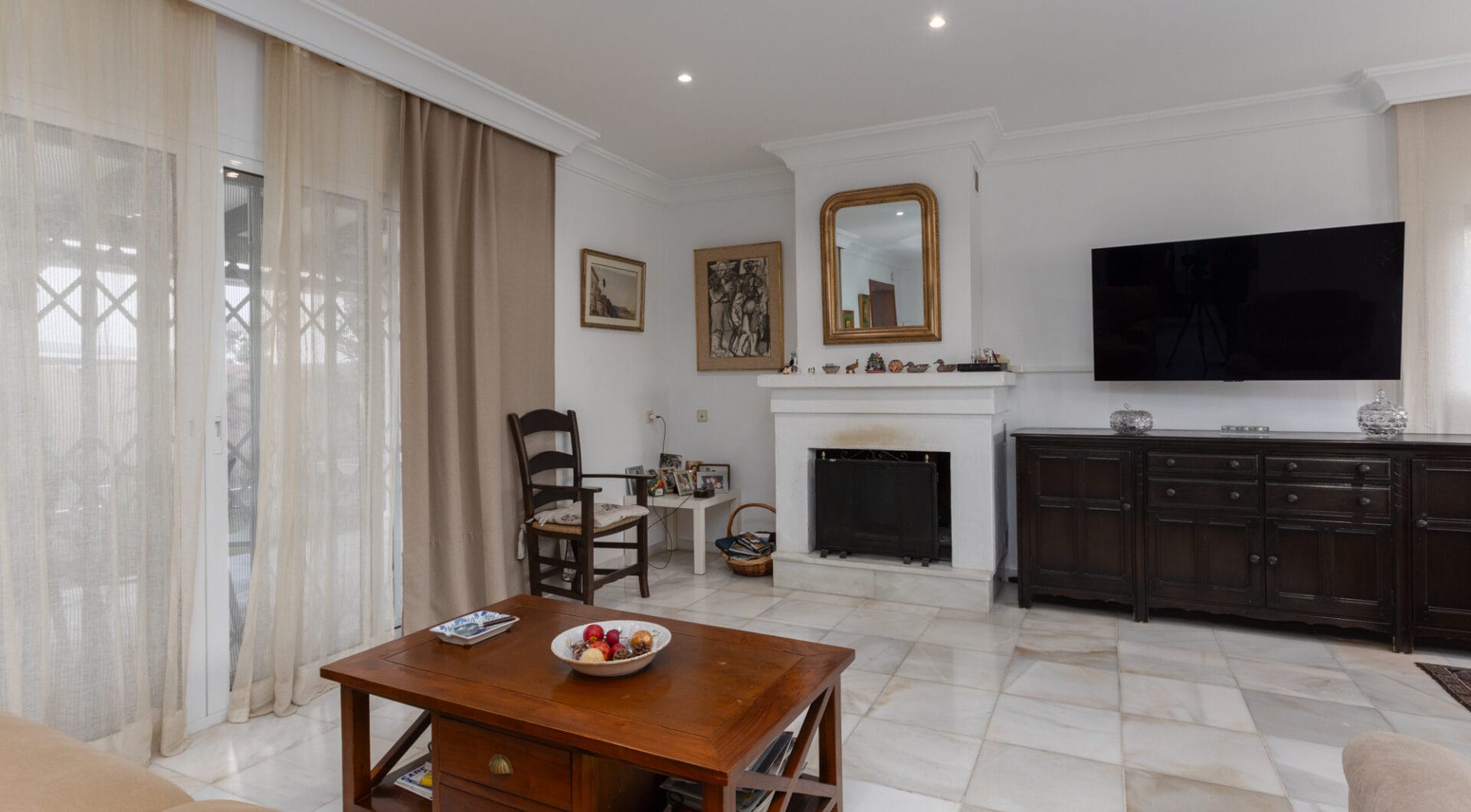 Villa for Sale in Las Petunias, San Pedro de Alcántara – Excellent Investment Opportunity