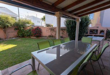 Villa for Sale in Las Petunias, San Pedro de Alcántara – Excellent Investment Opportunity