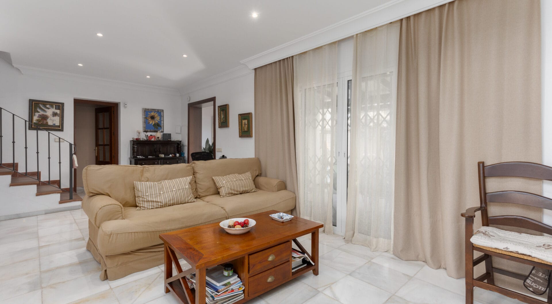 Villa for Sale in Las Petunias, San Pedro de Alcántara – Excellent Investment Opportunity