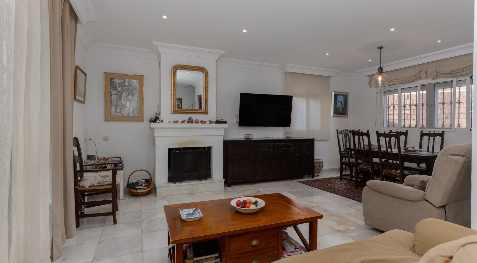Villa for Sale in Las Petunias, San Pedro de Alcántara – Excellent Investment Opportunity