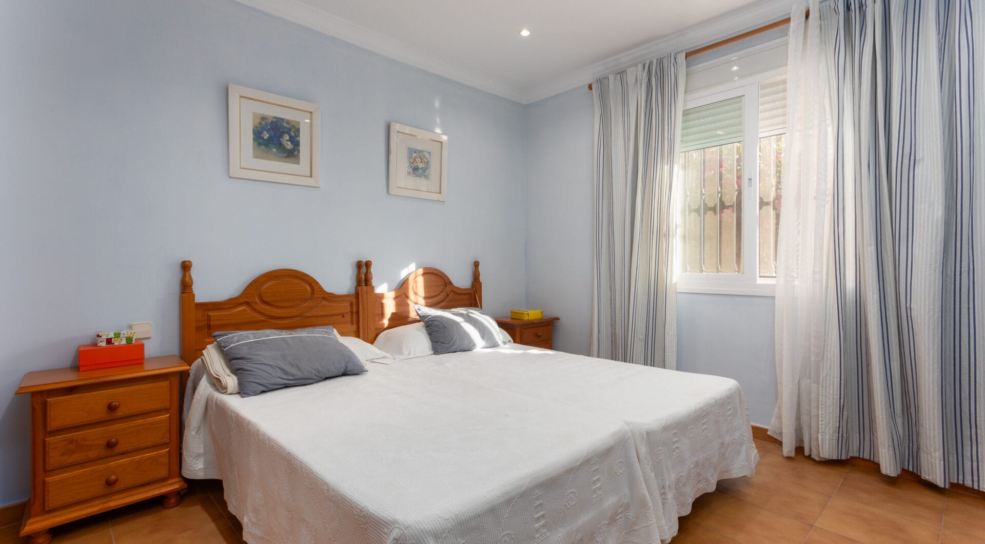 Villa for Sale in Las Petunias, San Pedro de Alcántara – Excellent Investment Opportunity