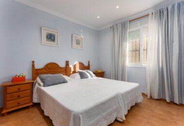 Villa for Sale in Las Petunias, San Pedro de Alcántara – Excellent Investment Opportunity