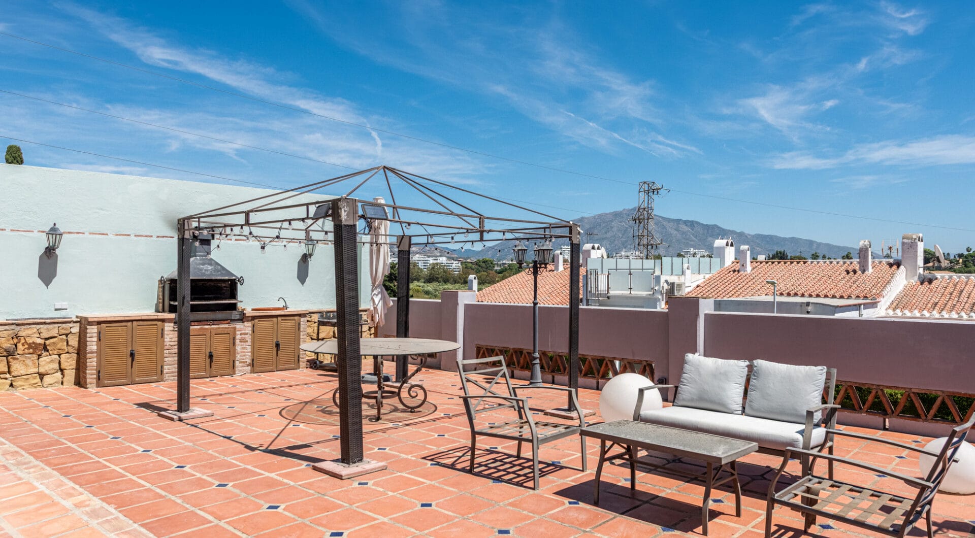 Charming Family Villa in Monte Biarritz!