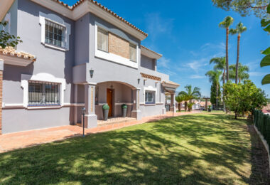 Charming Family Villa in Monte Biarritz!
