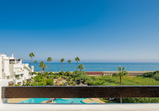 Beachfront luxury penthouse close to Estepona town!
