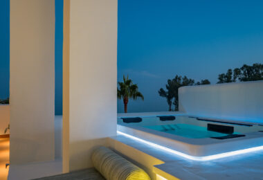 Beachfront luxury penthouse close to Estepona town!