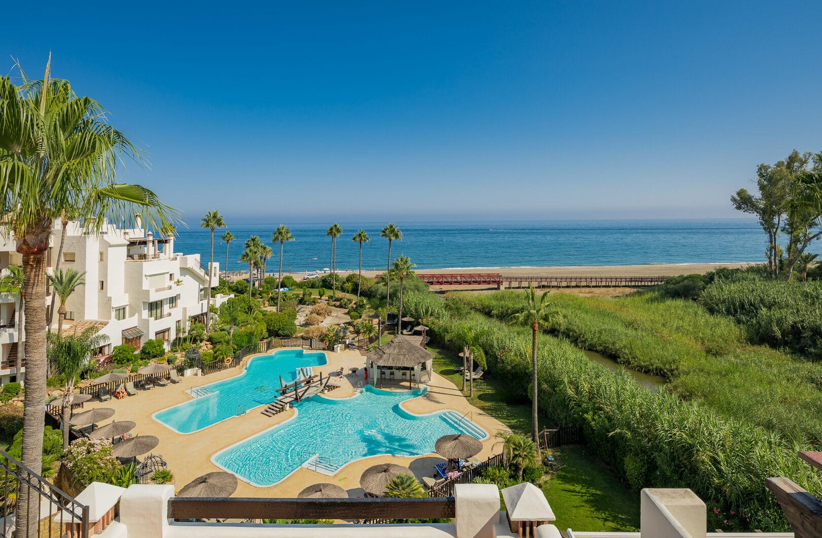 Beachfront luxury penthouse close to Estepona town!