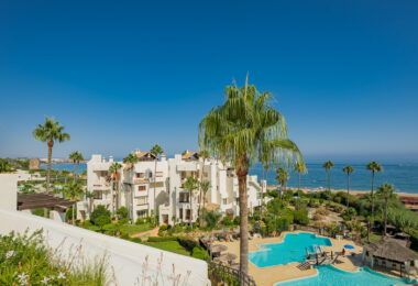 Beachfront luxury penthouse close to Estepona town!