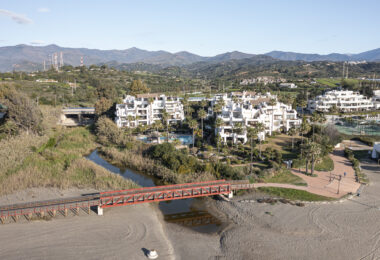 Beachfront luxury penthouse close to Estepona town!