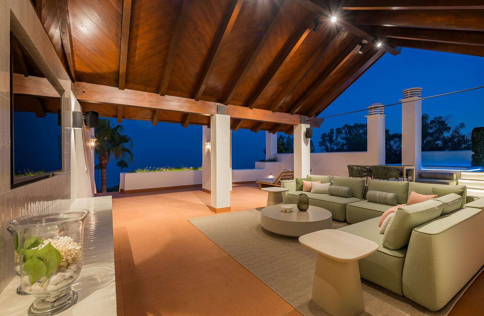 Beachfront luxury penthouse close to Estepona town!