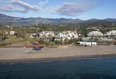 Beachfront luxury penthouse close to Estepona town!