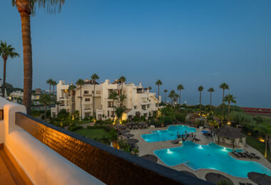 Beachfront luxury penthouse close to Estepona town!