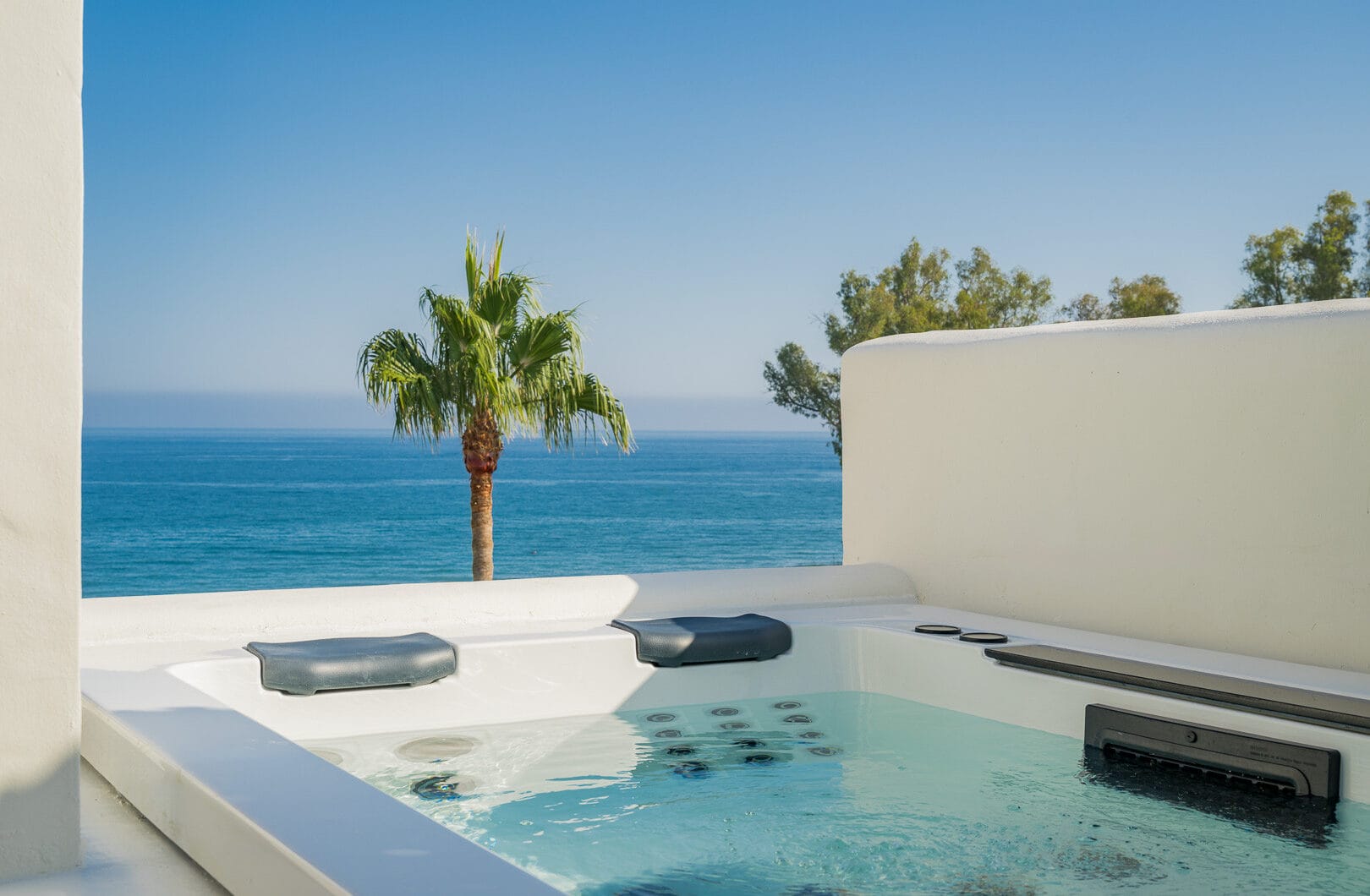 Beachfront luxury penthouse close to Estepona town!