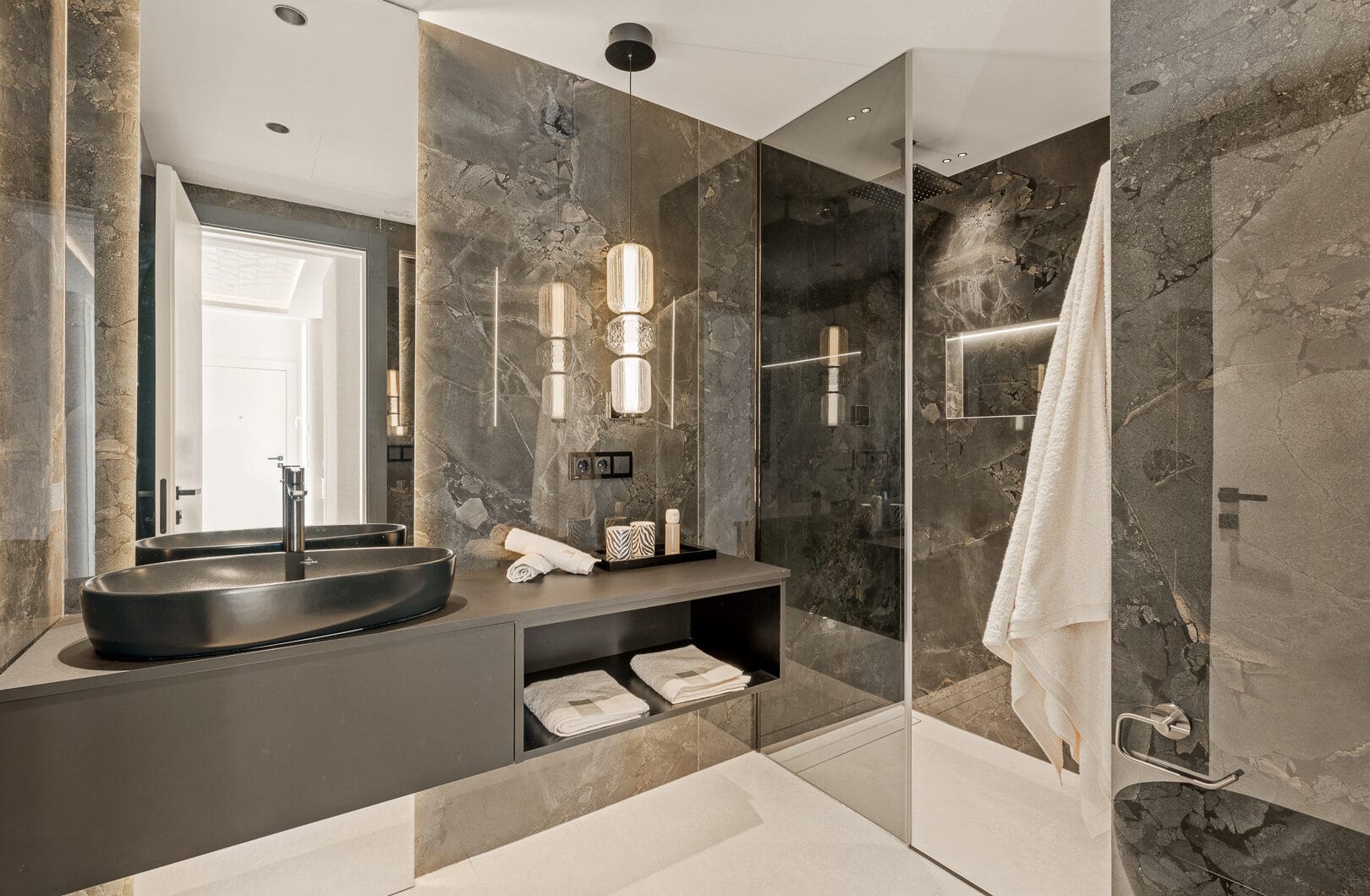 Beachfront luxury penthouse close to Estepona town!