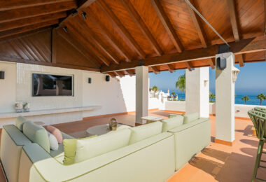 Beachfront luxury penthouse close to Estepona town!