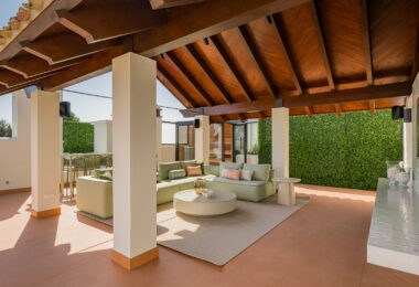 Beachfront luxury penthouse close to Estepona town!