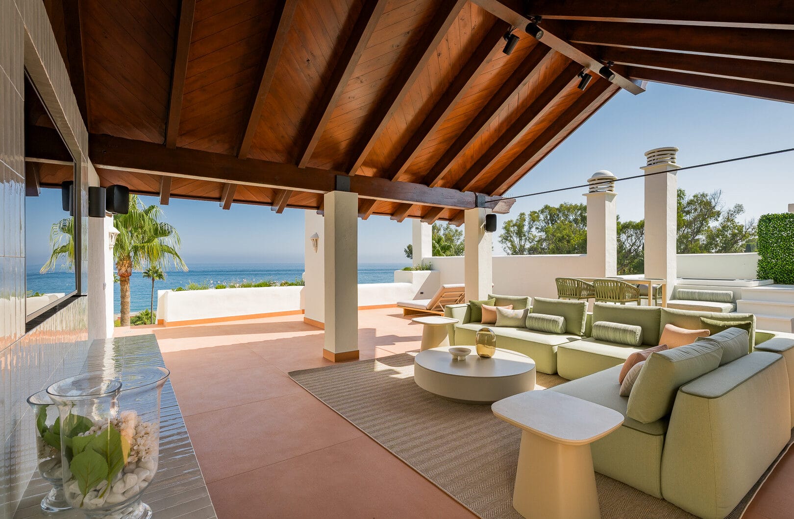Beachfront luxury penthouse close to Estepona town!