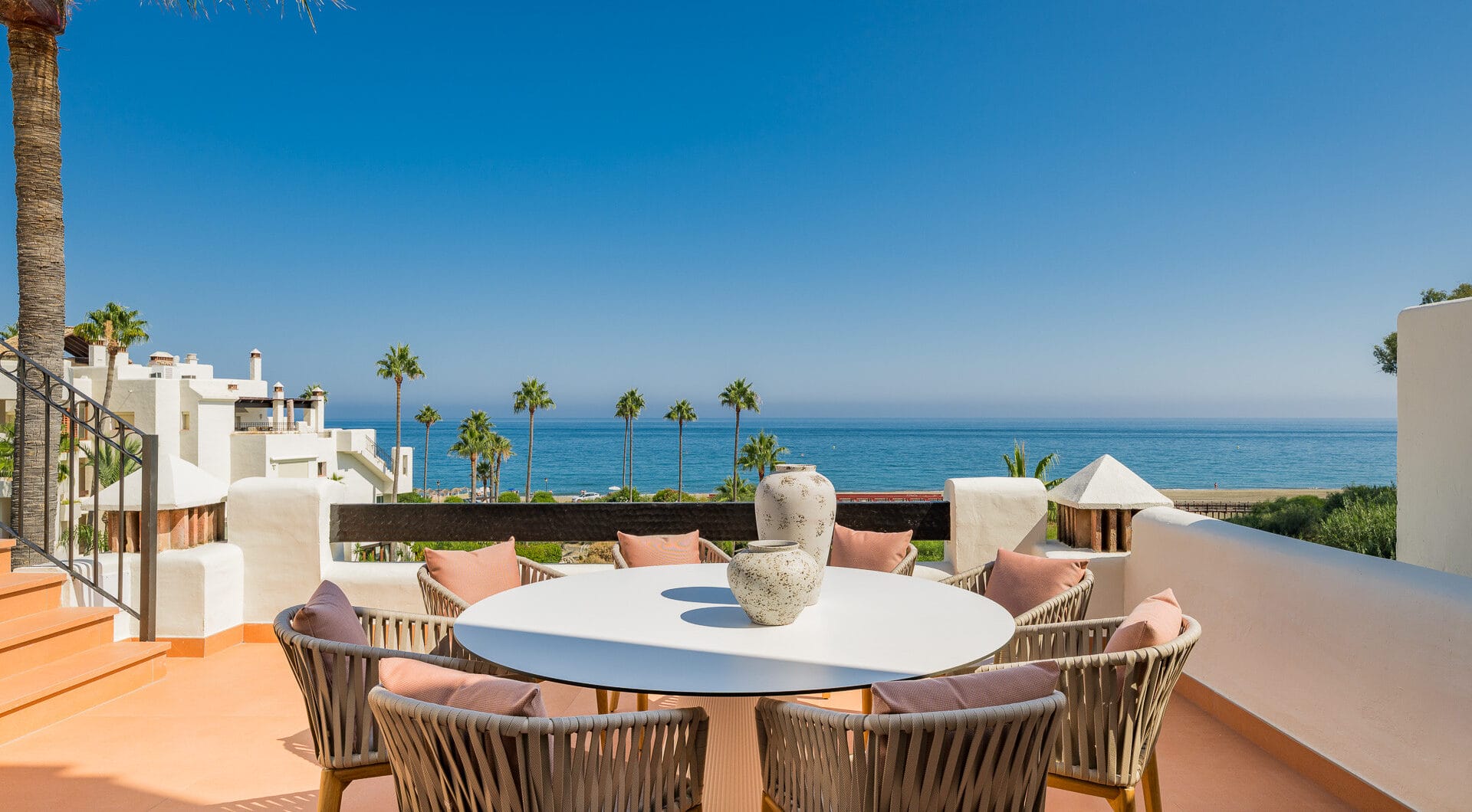 Beachfront luxury penthouse close to Estepona town!