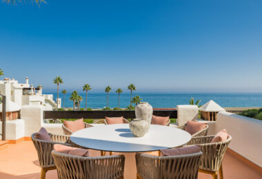 Beachfront luxury penthouse close to Estepona town!