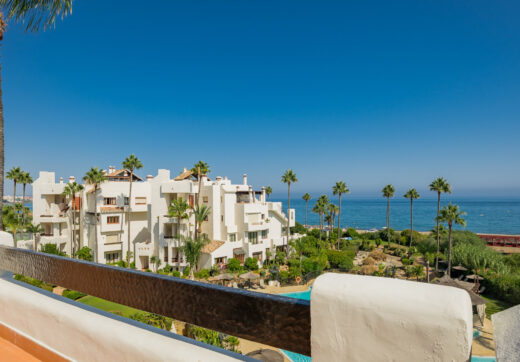 Beachfront luxury penthouse close to Estepona town!