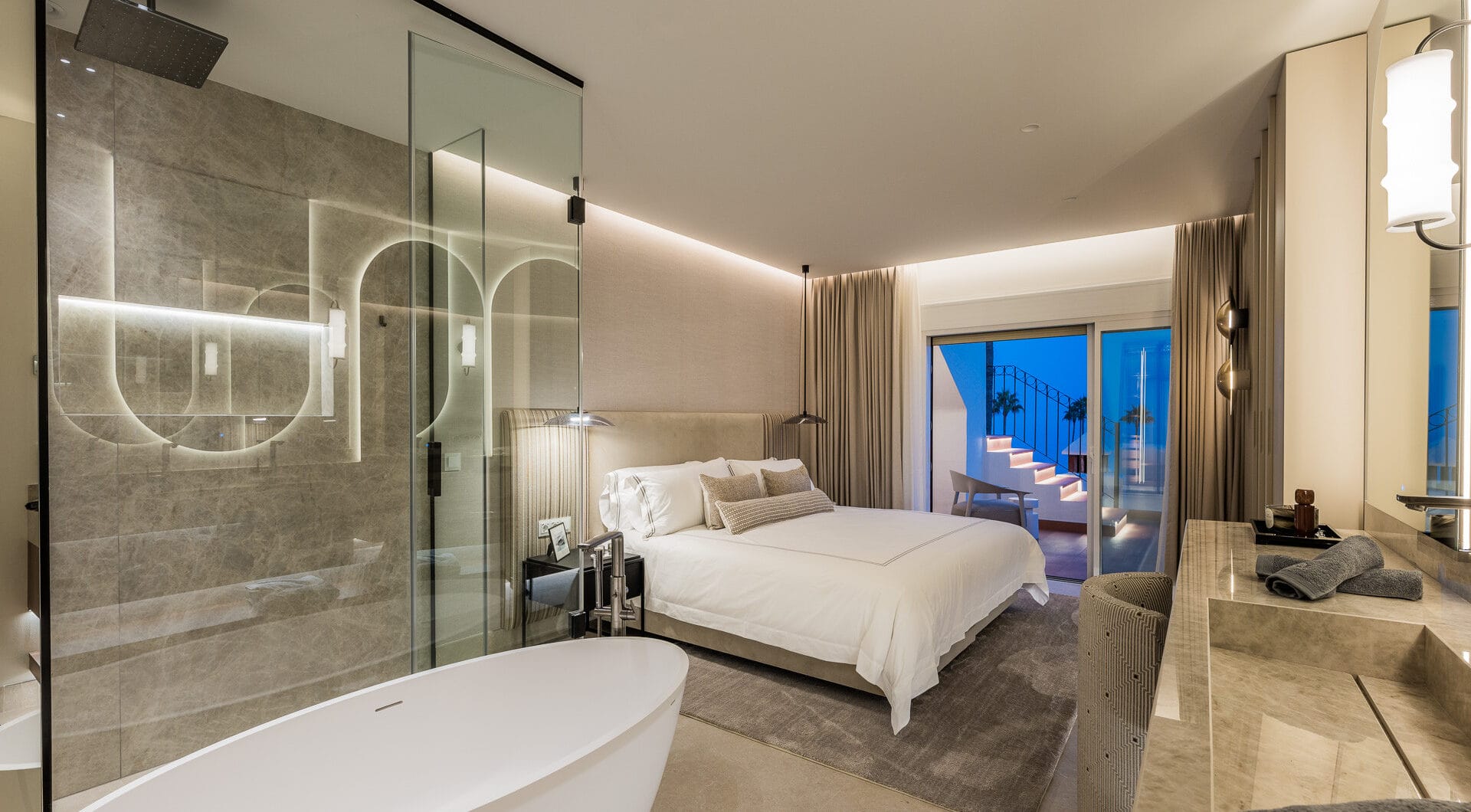 Beachfront luxury penthouse close to Estepona town!