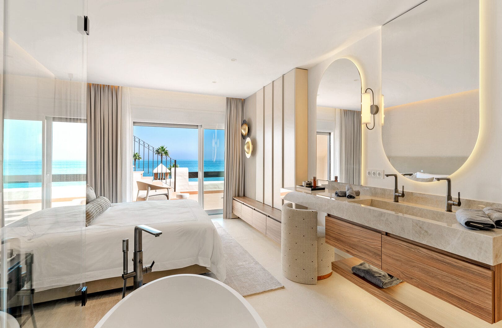 Beachfront luxury penthouse close to Estepona town!