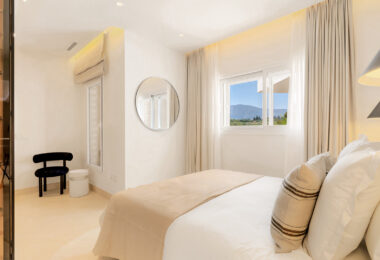 Beachfront luxury penthouse close to Estepona town!