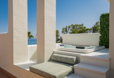 Beachfront luxury penthouse close to Estepona town!