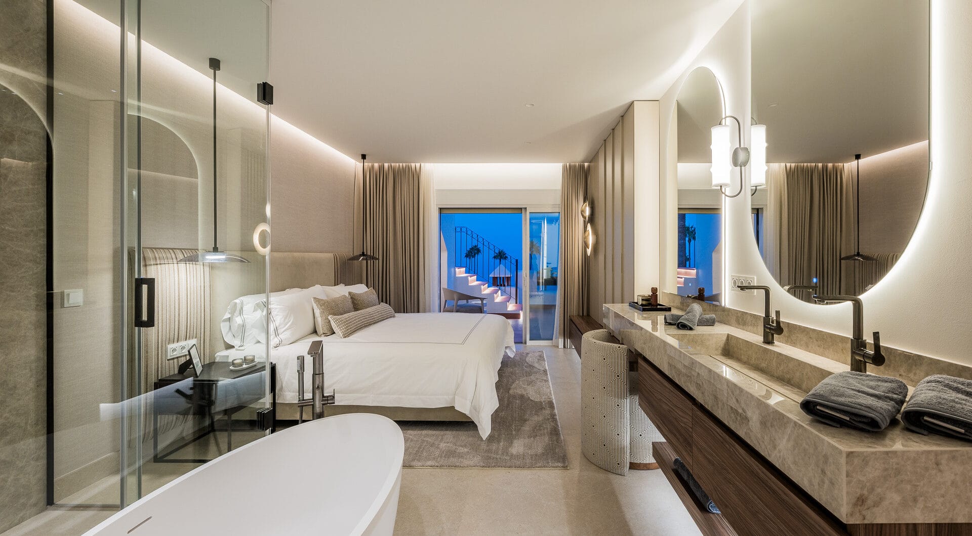 Beachfront luxury penthouse close to Estepona town!