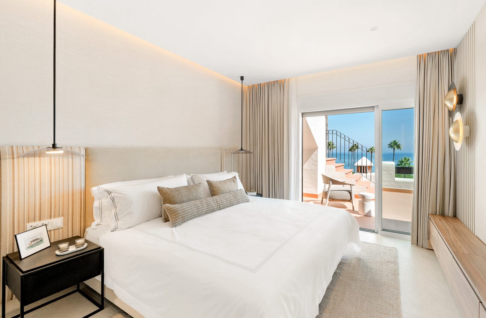 Beachfront luxury penthouse close to Estepona town!