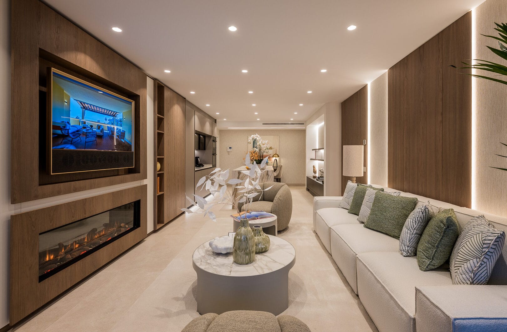 Stunning, recently renovated, apartment on the beach close to Estepona town!